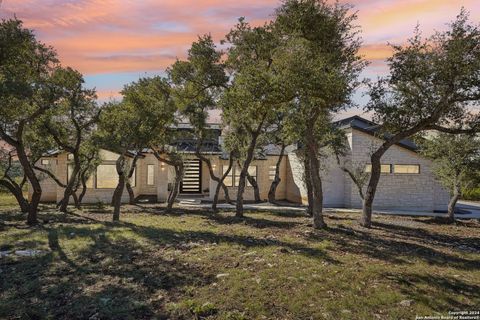 A home in Blanco