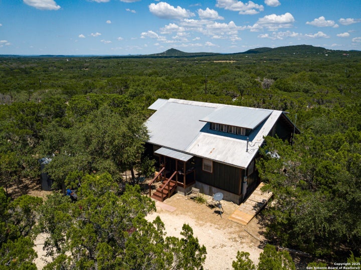 Photo 1 of 33 — 810 12th, Lakehills, TX 78063