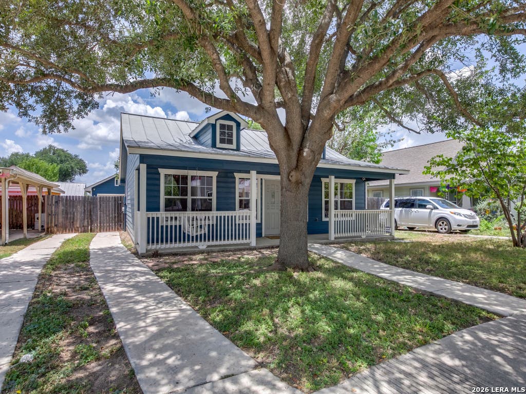 Photo of 511 S MESQUITE ST, San Antonio, TX 78203 (MLS # 2000938)