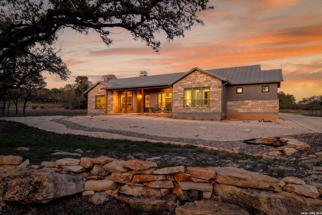 Photo of 924 Annabelle Ave., Bulverde, TX 78163 (MLS # 1884839)