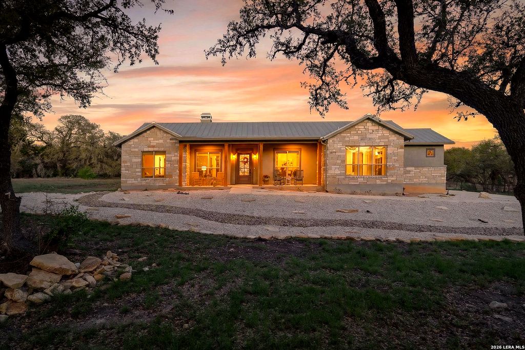 Photo of 924 Annabelle Ave., Bulverde, TX 78163 (MLS # 1884839)