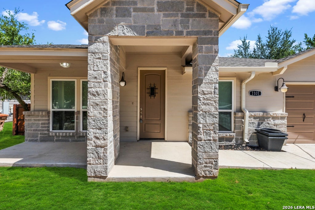 1101 CEDAR BND