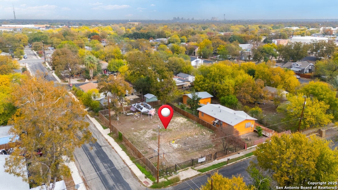 Search 1121 Vickers Ave