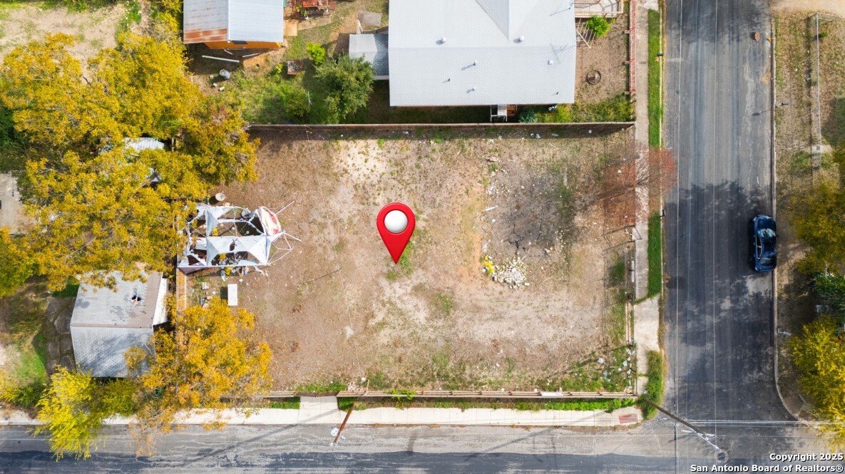 Search 1121 Vickers Ave