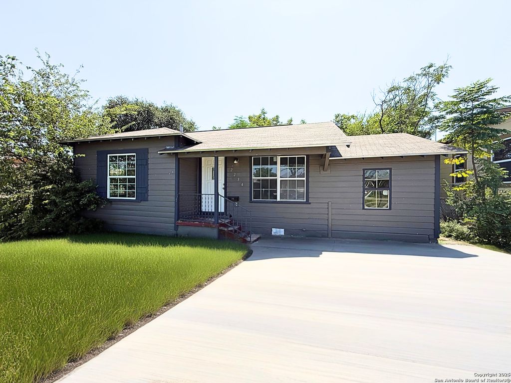 Photo of 2234 Hays, San Antonio, TX 78202 (MLS # 1906573)