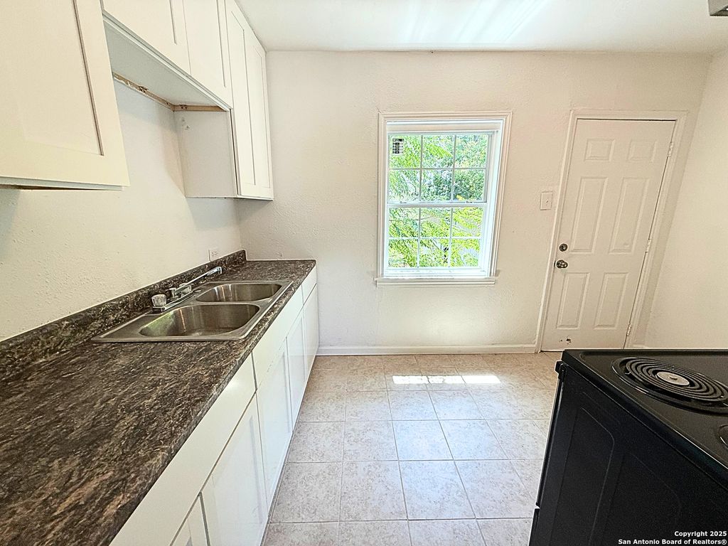 Photo of 2234 Hays, San Antonio, TX 78202 (MLS # 1906573)