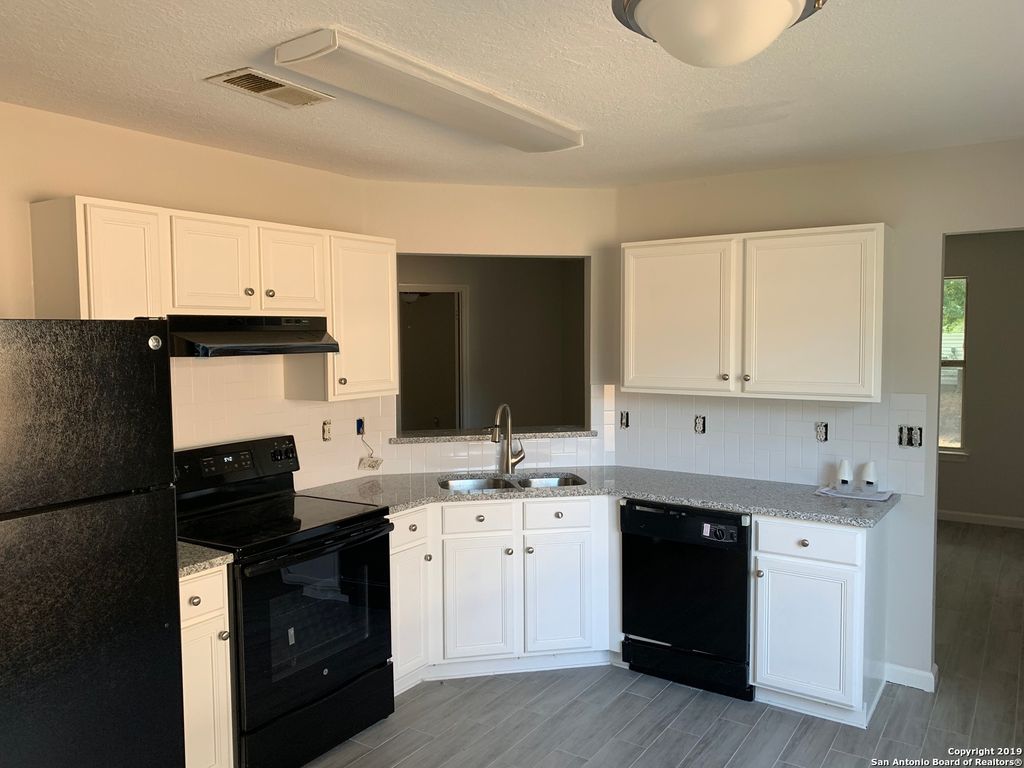 Photo of 9238 Encino Village, San Antonio, TX 78250 (MLS # 1926246)