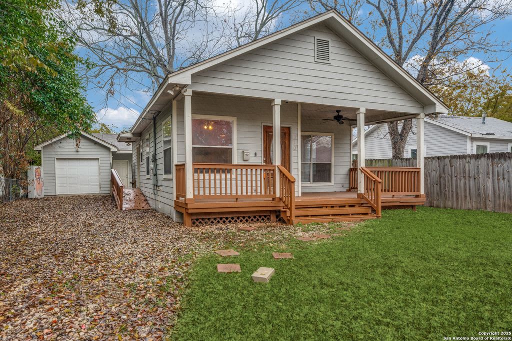 Photo of 610 Viendo, San Antonio, TX 78201 (MLS # 1929877)