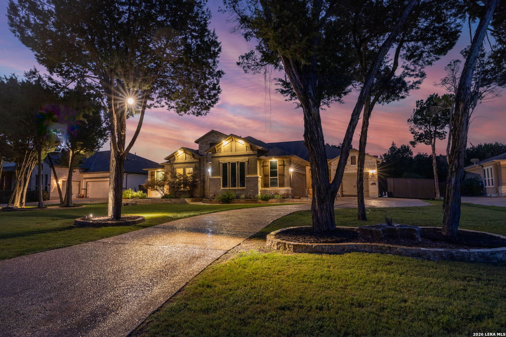 965 Woodland Oaks