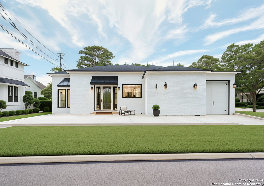120 N MESQUITE ST