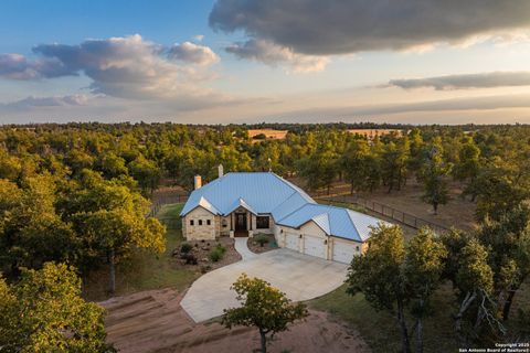 1554 Vintage Oaks Dr Fredericksburg TX 78624