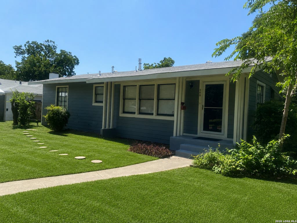 Photo of 308 Larchmont Dr, San Antonio, TX 78209 (MLS # 2002015)