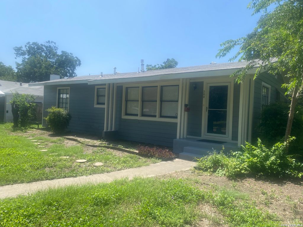 Photo of 308 Larchmont Dr, San Antonio, TX 78209 (MLS # 2002015)