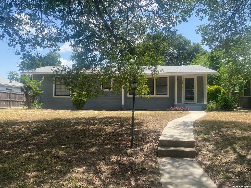 Photo of 308 Larchmont Dr, San Antonio, TX 78209 (MLS # 2002015)