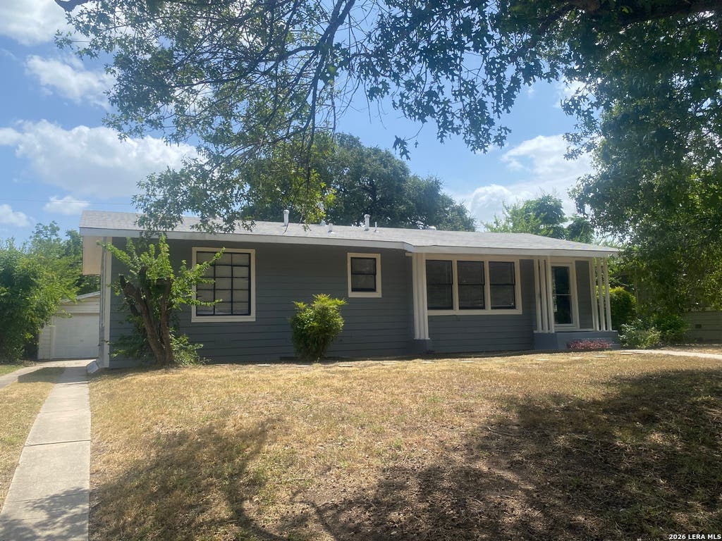 Photo of 308 Larchmont Dr, San Antonio, TX 78209 (MLS # 2002015)