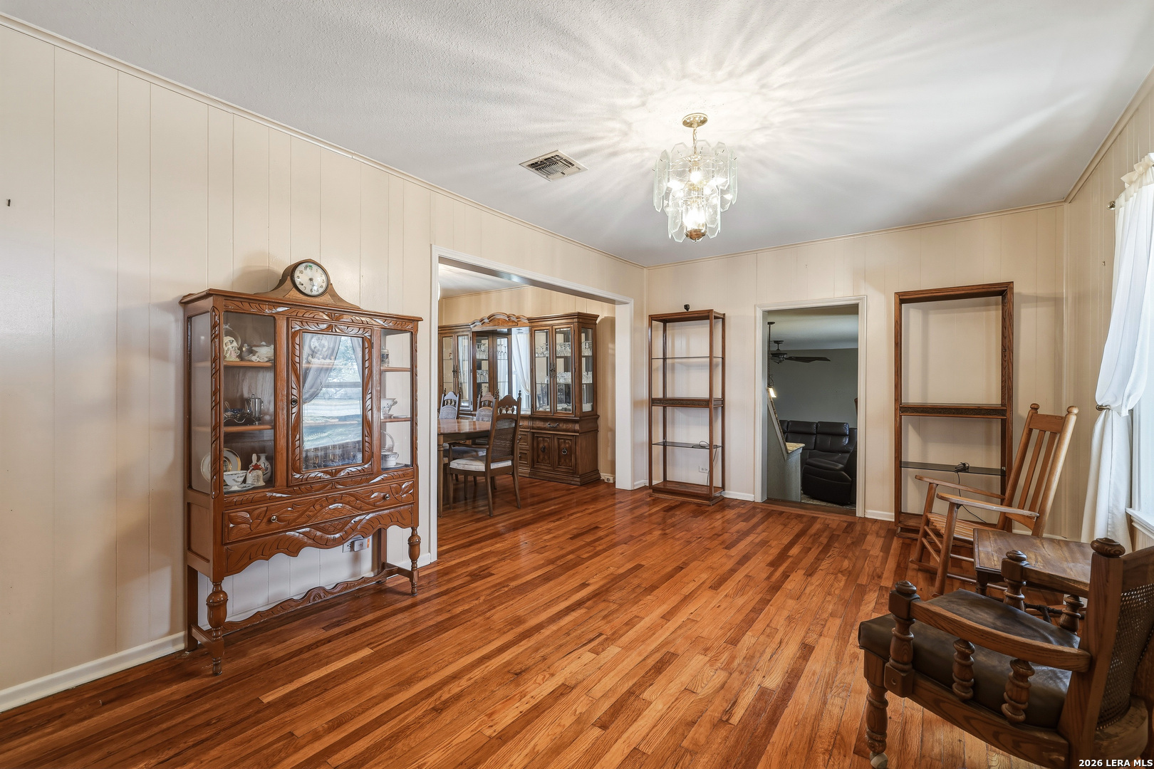 Search 6730 E Loop 1604 S