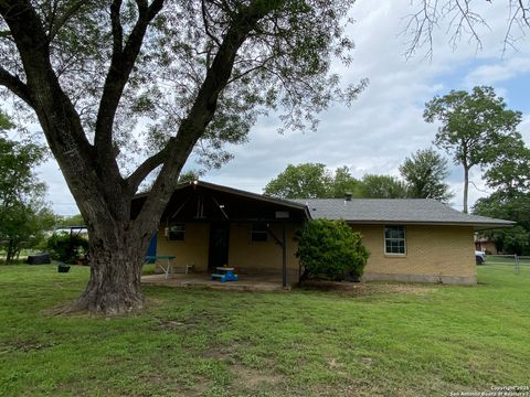 133 Country Acres Seguin TX 78155
