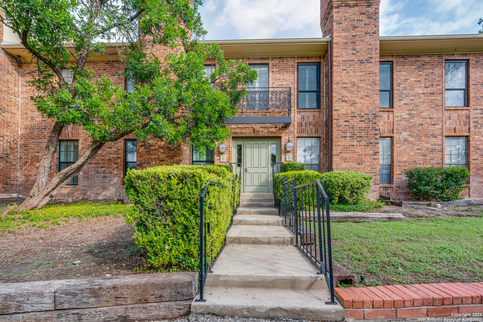 201 Ellwood St 120
