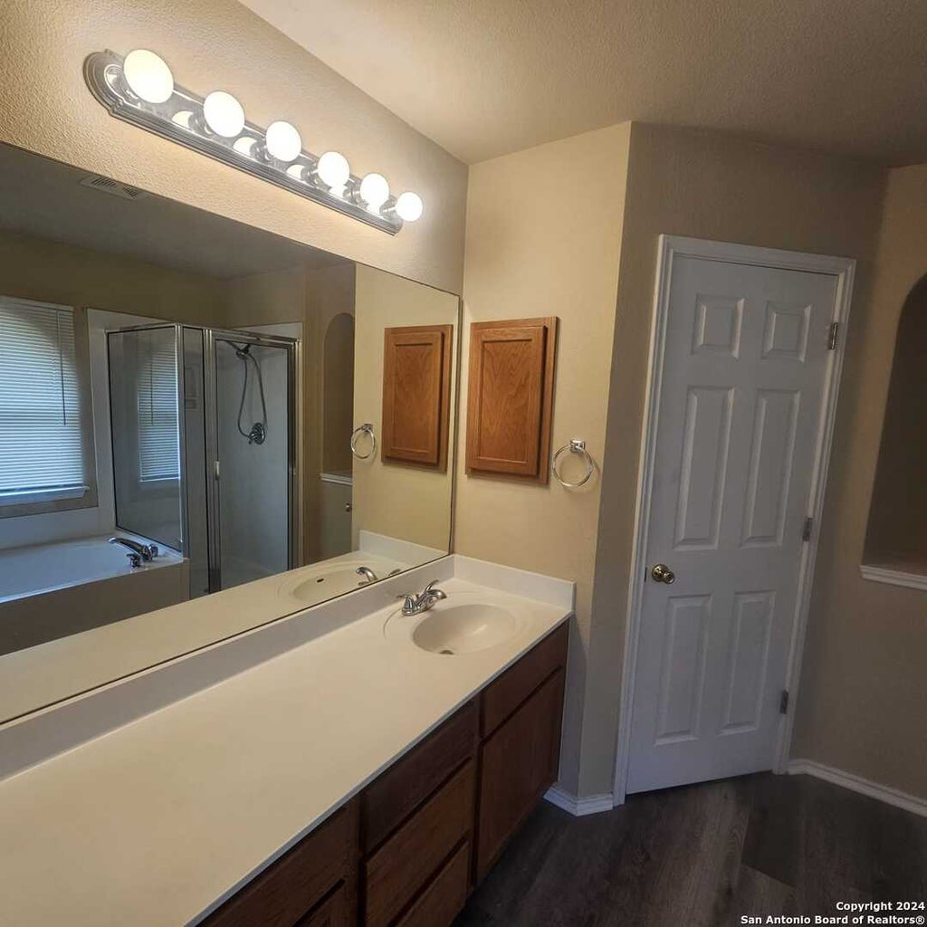 Photo of 4007 Dunn Oak Dr, San Antonio, TX 78223 (MLS # 1973714)