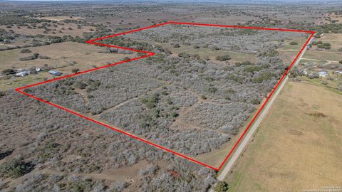 305 CR 305 Beeville TX 78102