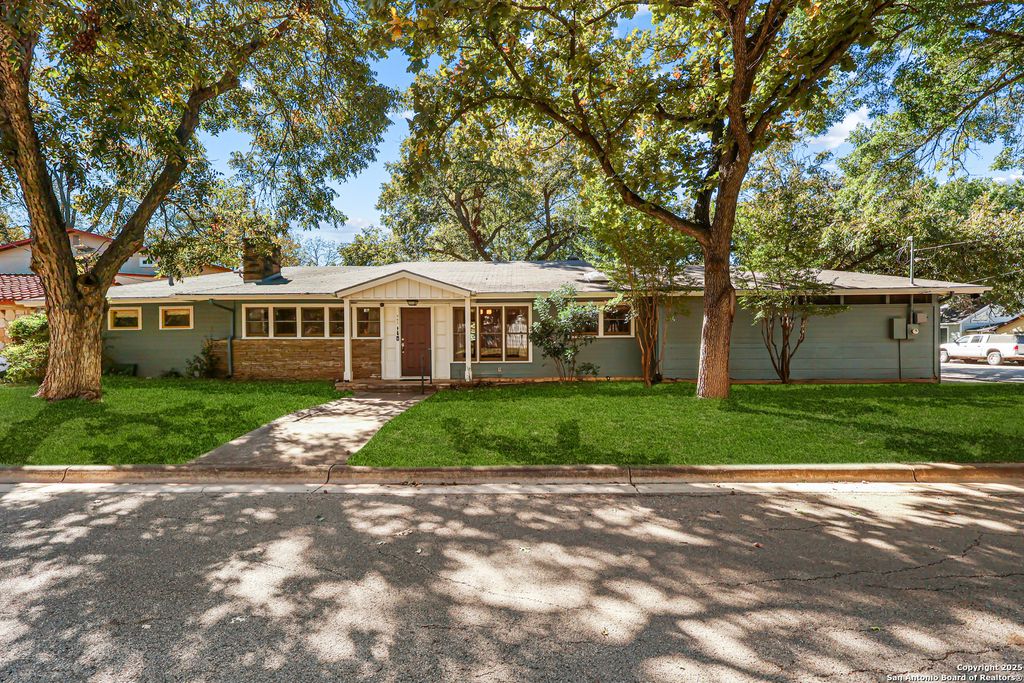 Photo of 985 Allen Avenue, New Braunfels, TX 78130 (MLS # 1922650)
