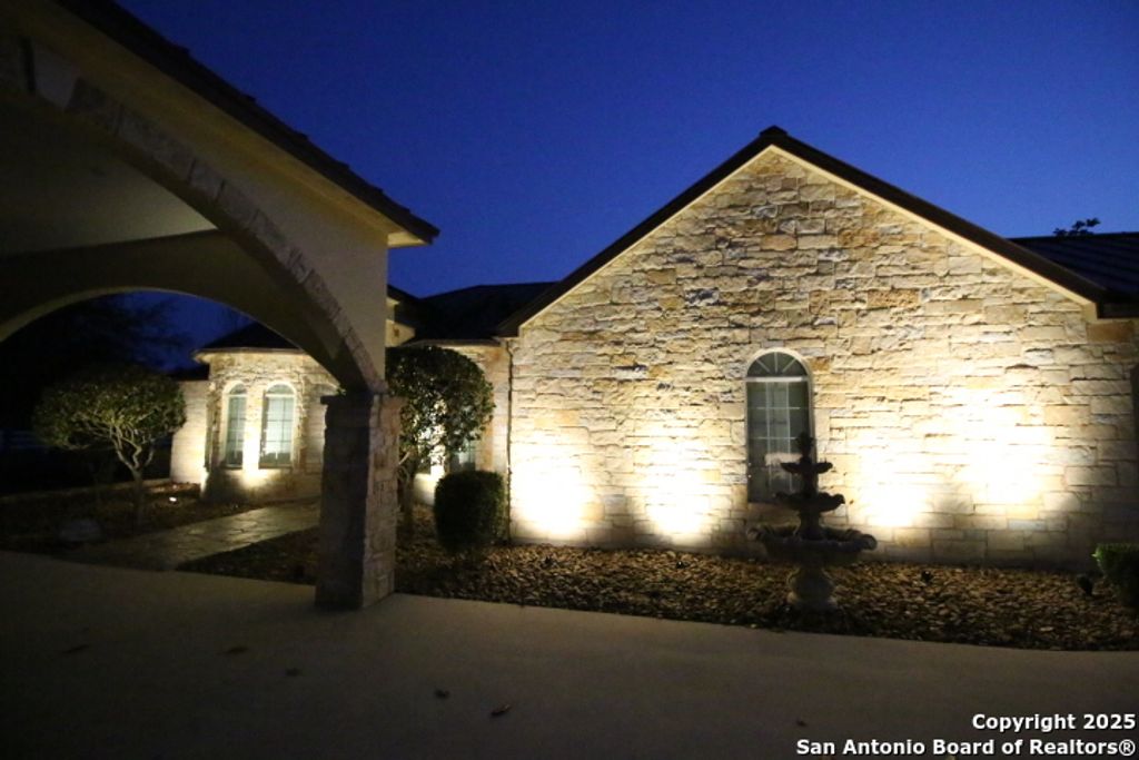 listing image 175