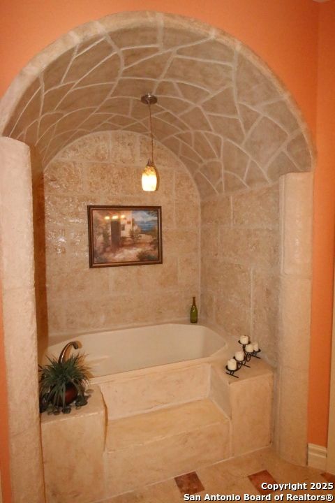 listing image 152