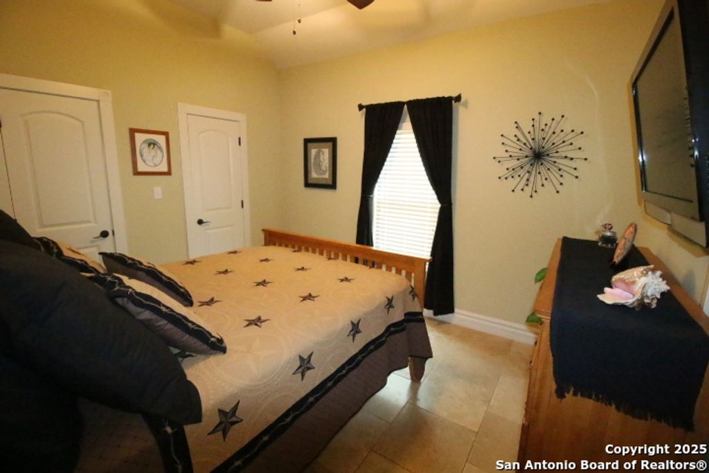 listing image 136