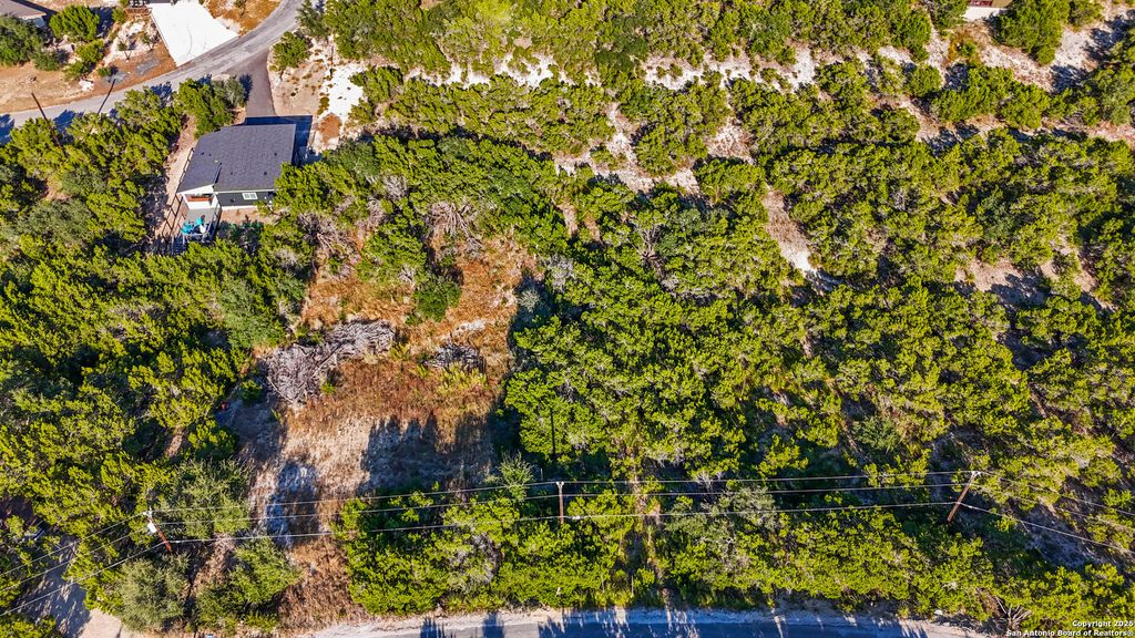 Photo of 813 Valley Rdg, Canyon Lake, TX 78133 (MLS # 1915519)