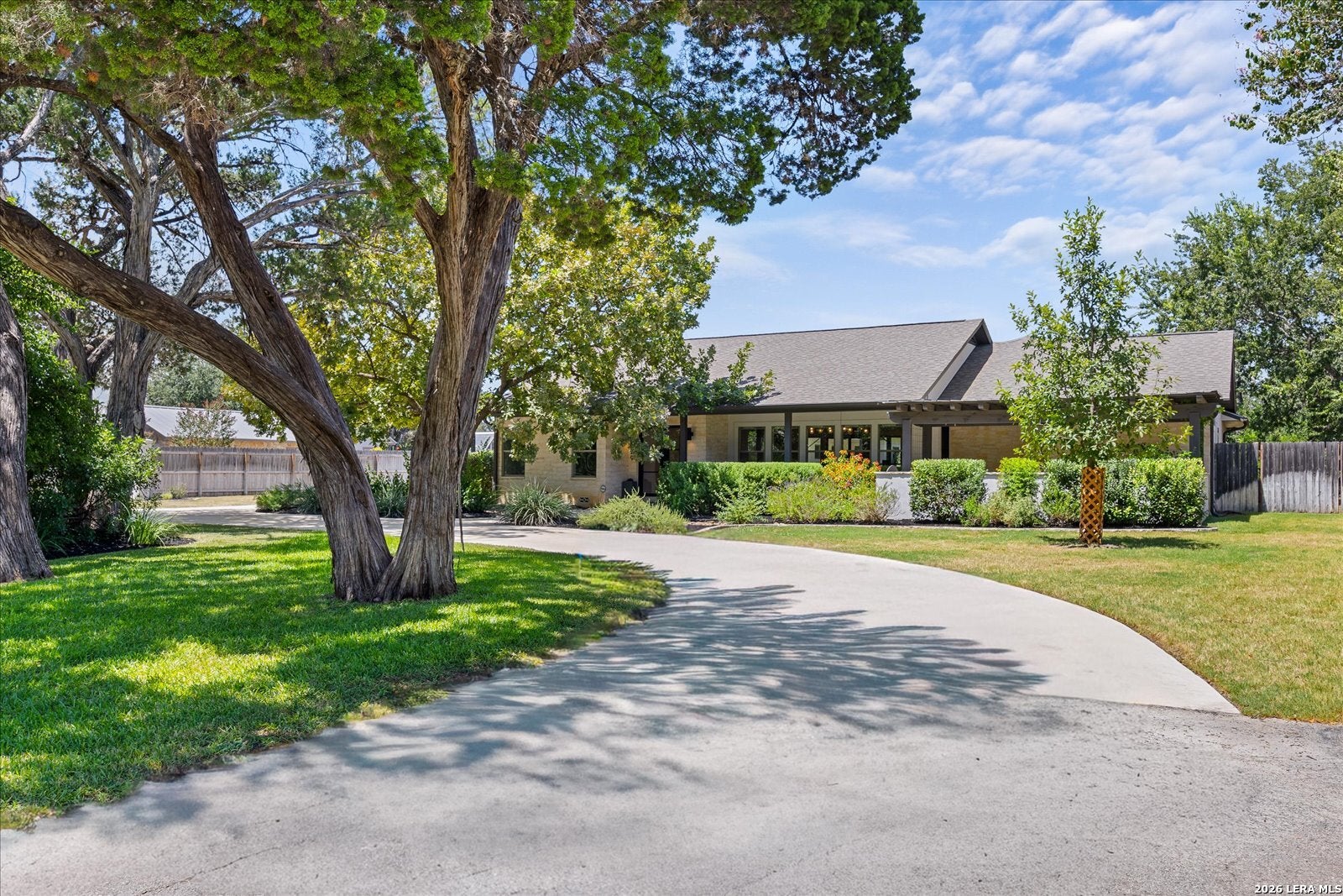 429 Lakeview Blvd.