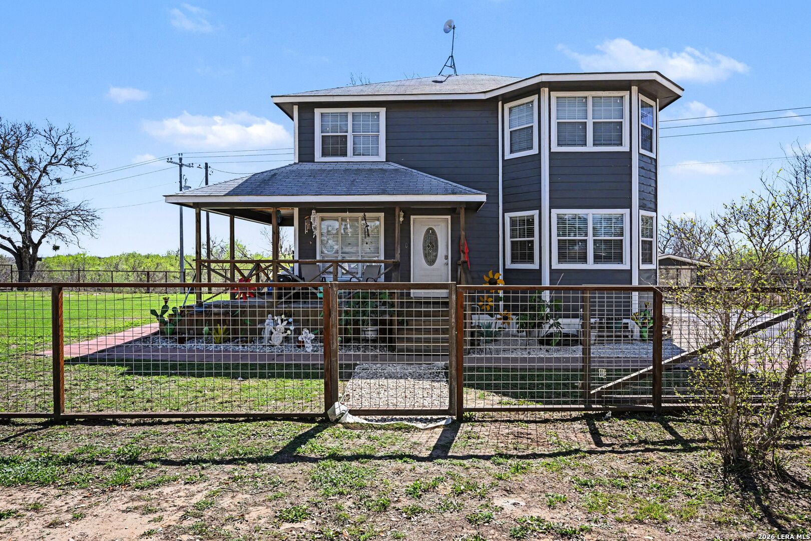 2595 County Road 128, Floresville, TX, 78114