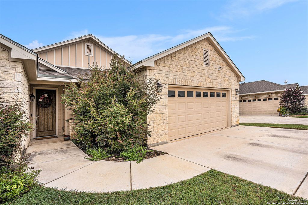 Photo of 312 Iron Gate, Pleasanton, TX 78064 (MLS # 1887658)