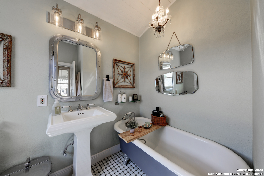 New Braunfels, Texas 78130, United States, 2 Bedrooms Bedrooms, ,2 BathroomsBathrooms,Residential,Active,89075