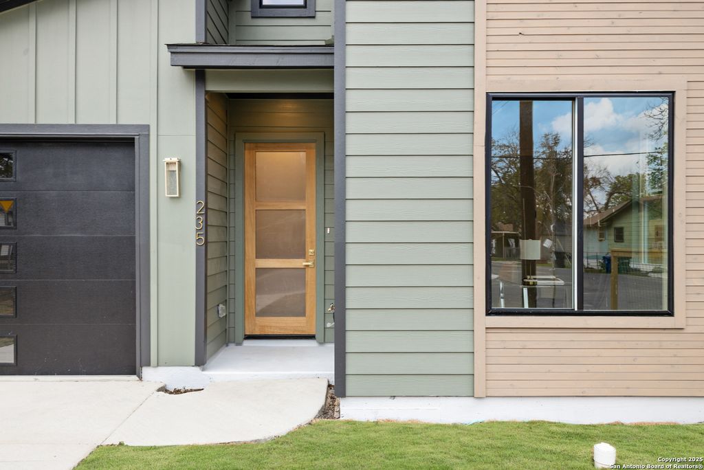 Photo of 235 Oelkers, San Antonio, TX 78204 (MLS # 1924686)