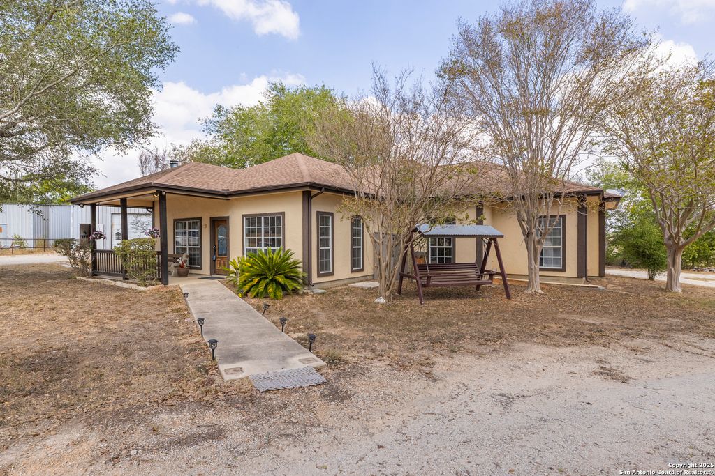 Photo of 10863 La Vernia, Adkins, TX 78101 (MLS # 1918289)