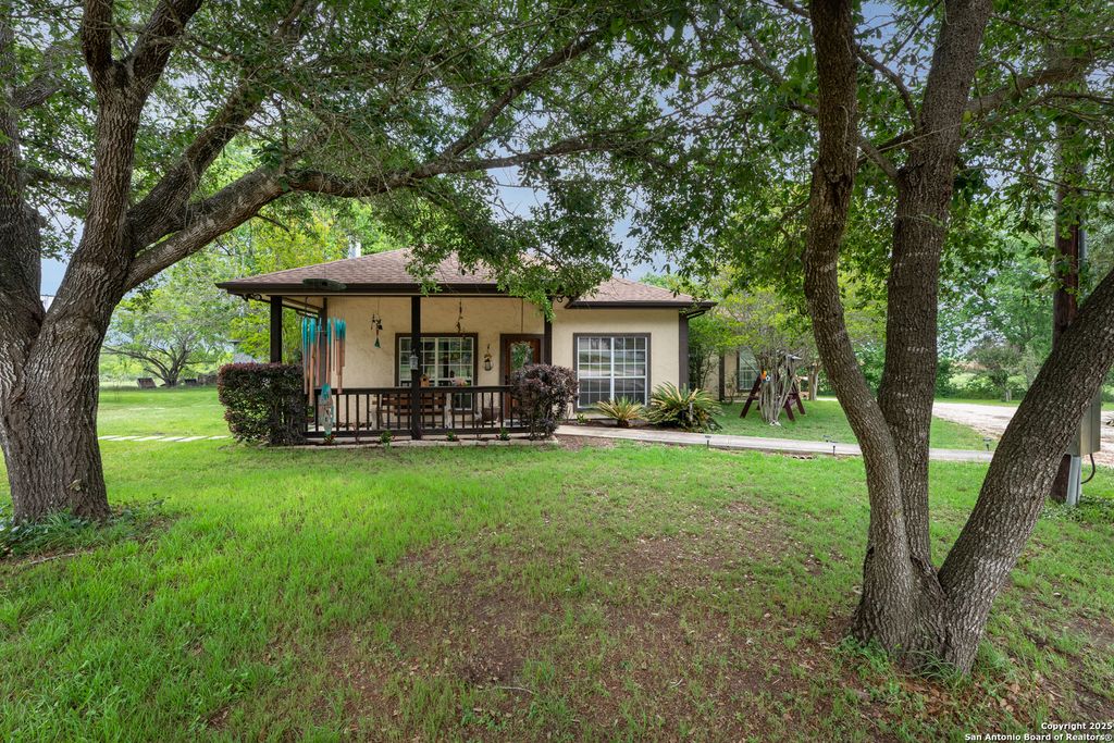 Photo of 10863 La Vernia, Adkins, TX 78101 (MLS # 1918289)