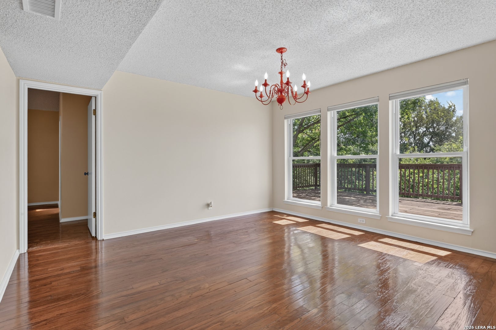 19410 ENCINO SMT