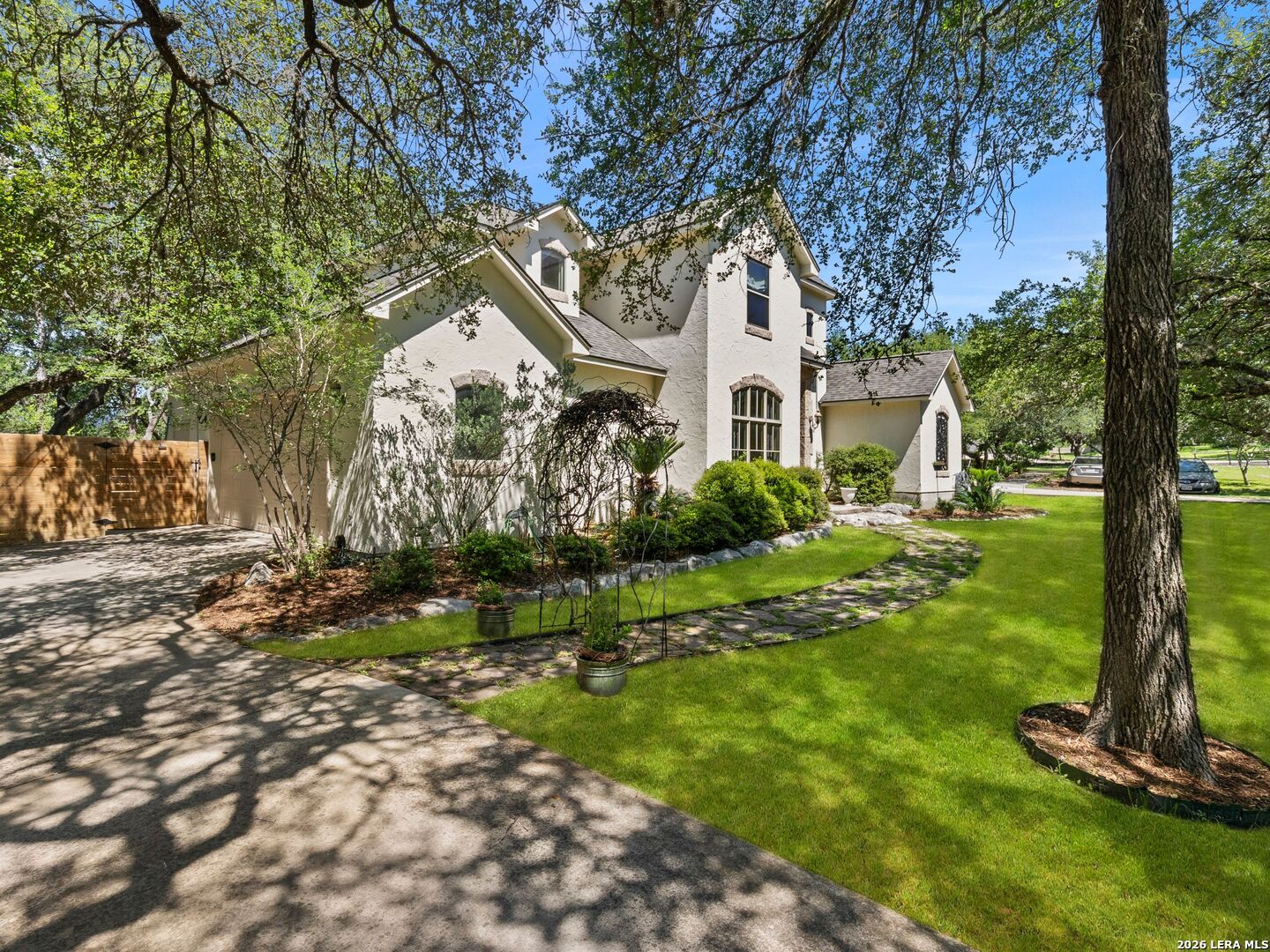 557 Apex Avenue