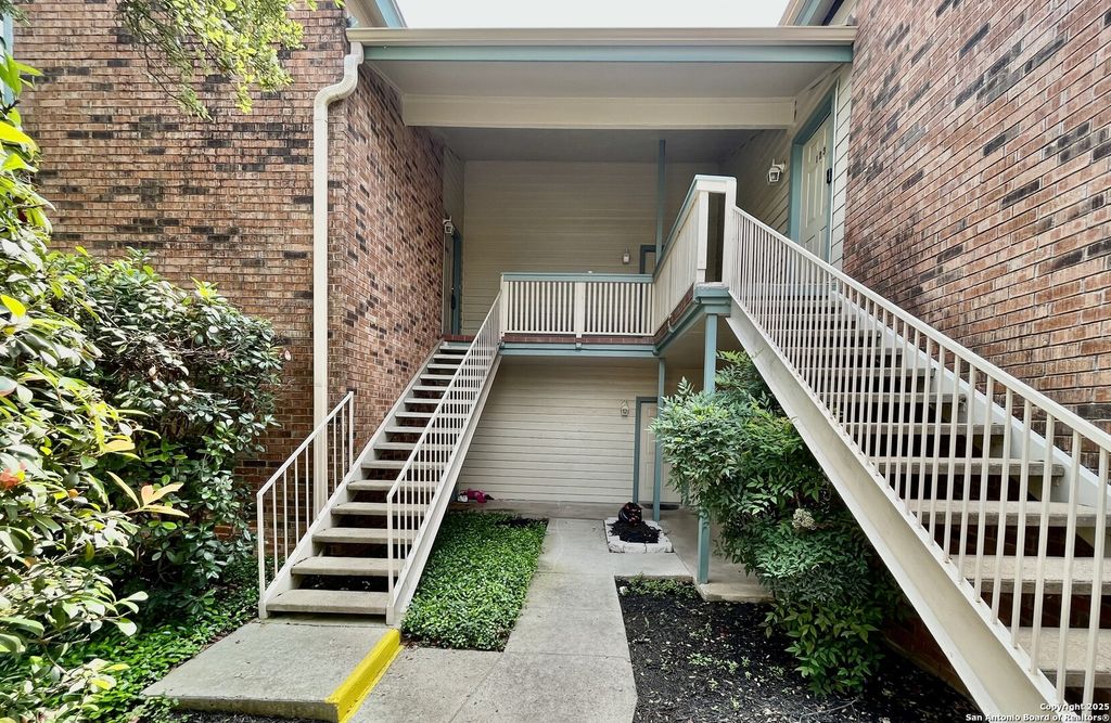 Photo of 4839 BRANDEIS ST 121 #121, San Antonio, TX 78249 (MLS # 1908142)