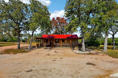 A home in Kendalia