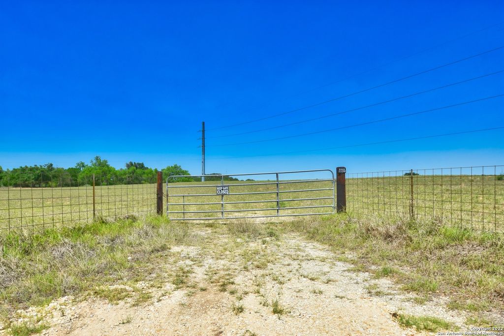 Photo of 1230 COUNTY ROAD 301, Floresville, TX 78114 (MLS # 1852585)