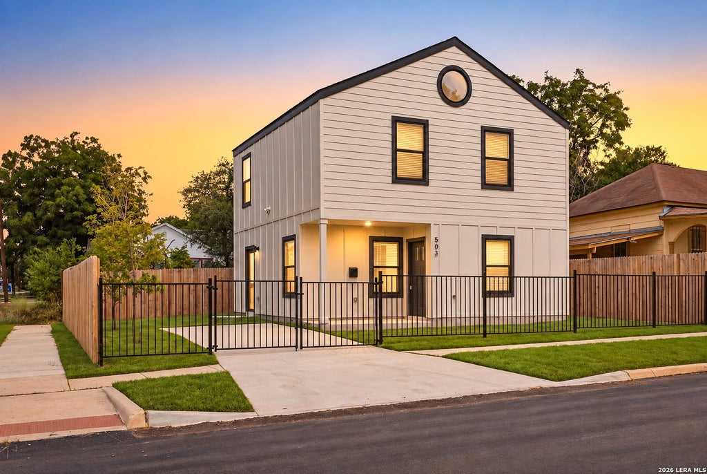 Photo of 503 Martin Luther King Dr, San Antonio, TX 78203 (MLS # 2019765)