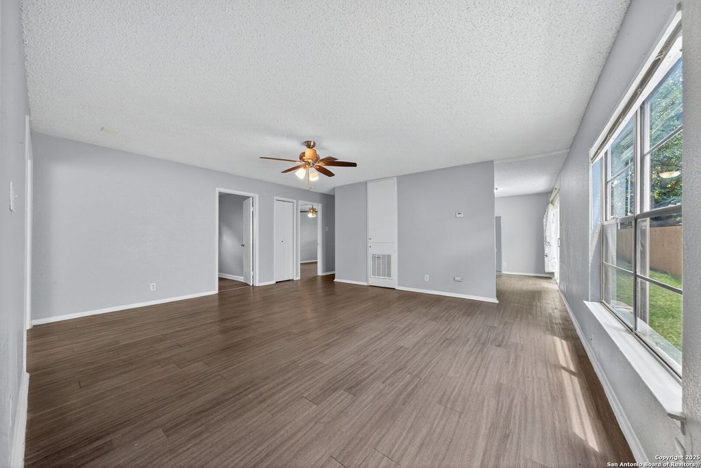 Photo of 4883 Aspen Wood, Kirby, TX 78219 (MLS # 1891349)