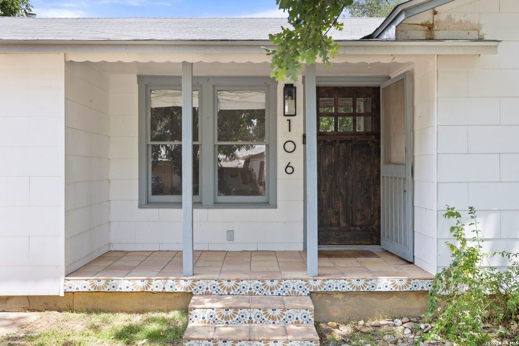 Photo of 106 W Mulberry, Fredericksburg, TX 78624 (MLS # 1992276)