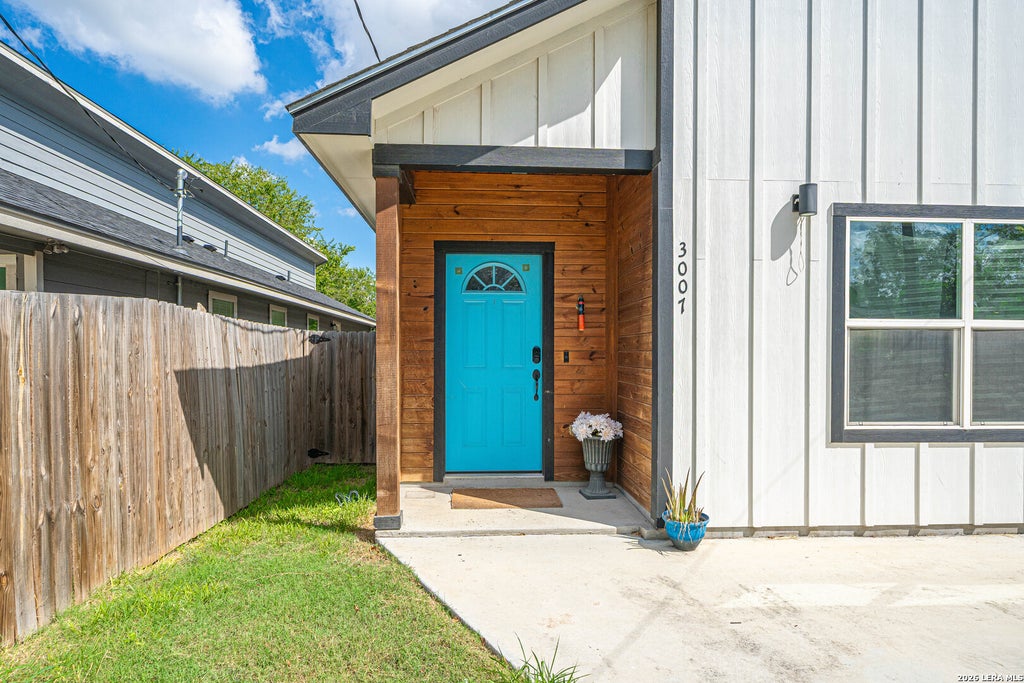 Photo of 3007 CHIHUAHUA ST, San Antonio, TX 78207 (MLS # 2019048)