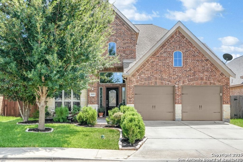 Photo of 2109 Range, Seguin, TX 78155 (MLS # 1898513)