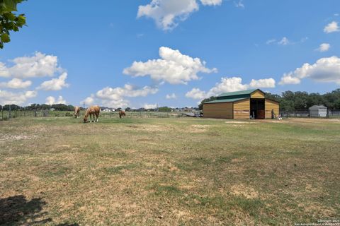 A home in Floresville