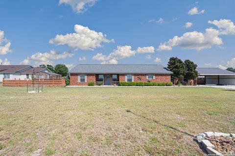 A home in Floresville