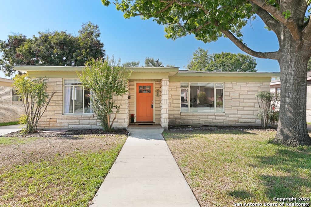 Photo of 534 Cosgrove St, San Antonio, TX 78210 (MLS # 1944465)
