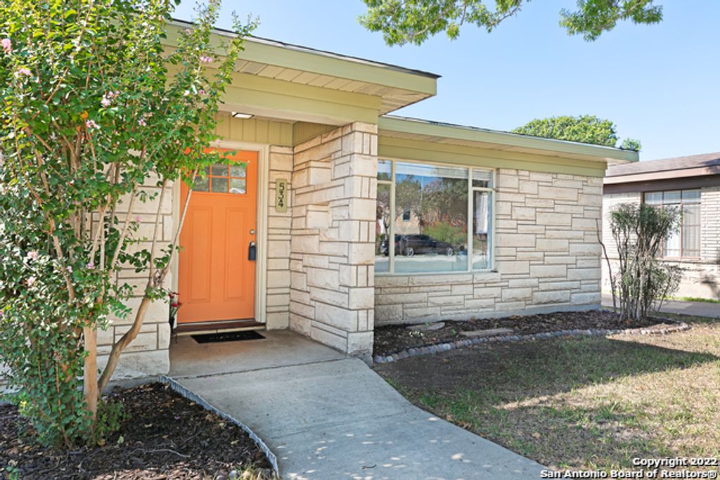 Photo of 534 Cosgrove St, San Antonio, TX 78210 (MLS # 1944465)